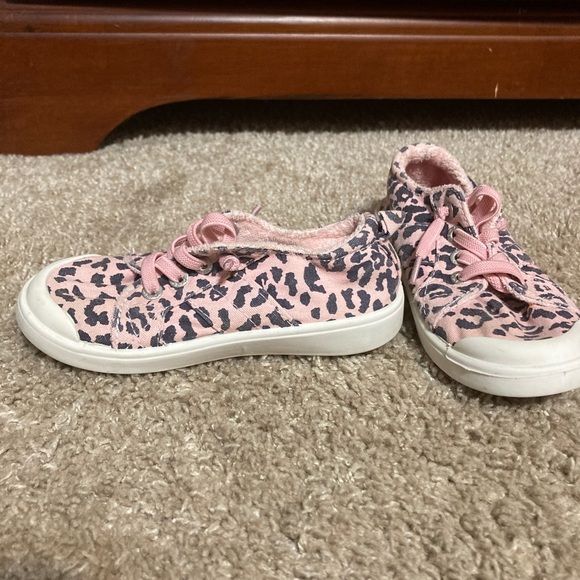 Blowfish pink Leopard print shoes. - Picture 4 of 5